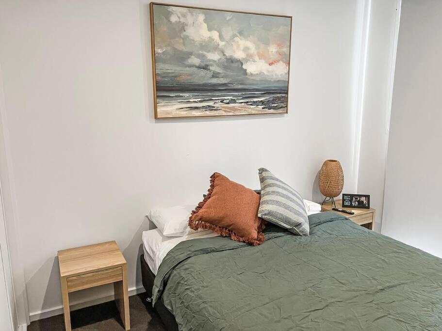 Private Room & Ensuite, In Shared Modern 2 Level Apartment - Full Use Of All Facilities Geelong Exterior photo