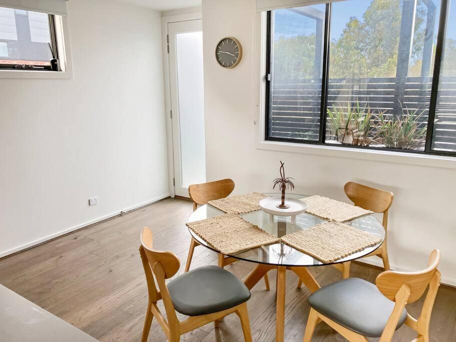 Private Room & Ensuite, In Shared Modern 2 Level Apartment - Full Use Of All Facilities Geelong Exterior photo
